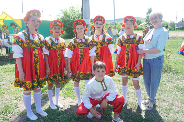 В Шира прошел районный фестиваль гармонистов, частушечников и исполнителей народной песни
