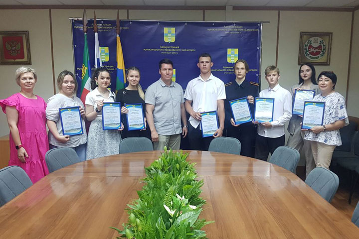 Студентов СТЭМИ поблагодарили за укрепление имиджа Саяногорска