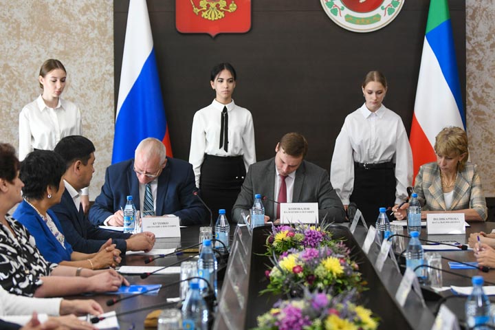В Хакасии подписали соглашение в рамках федерального проекта «Профессионалитет»