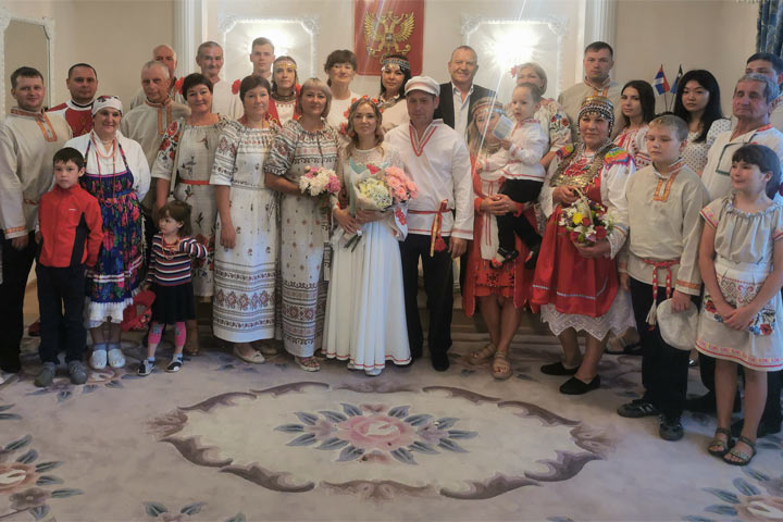 В Усть-Абакане прошла необычная регистрация брака