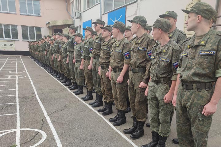 Курсанты военного учебного центра ХГУ отправляются на военные сборы