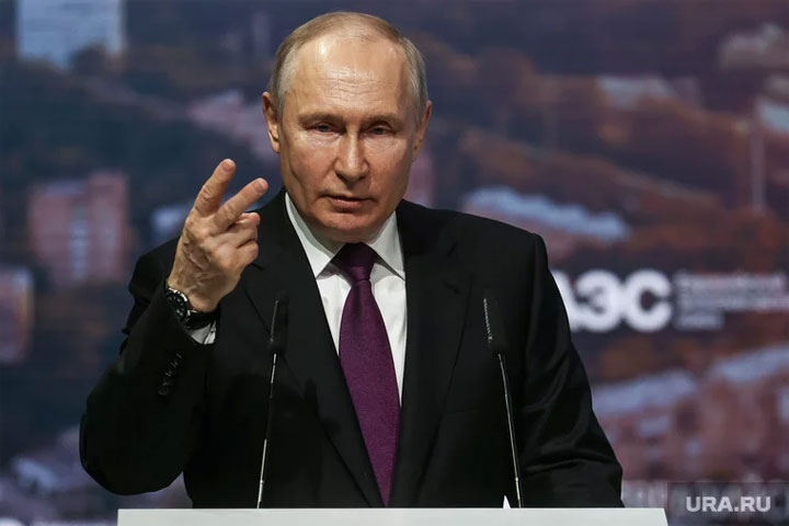 Путин пресек разговоры о кризисе власти в России после мятежа