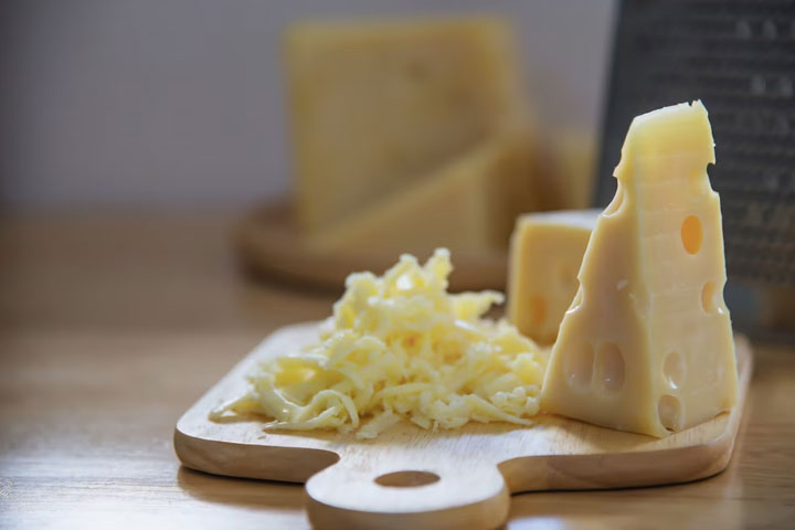 В Хакасии нашли фальсифицированный сыр