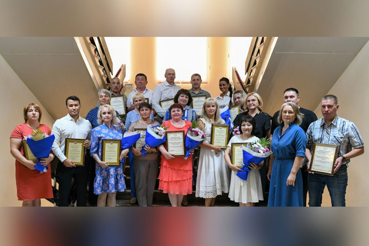 Работники торговли в Хакасии получили награды