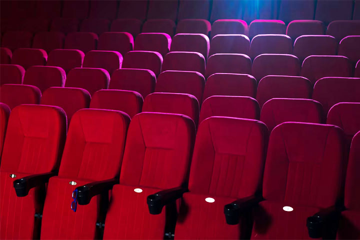 В Белом Яре появится современный кинозал