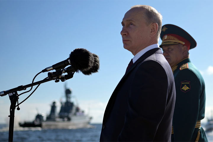 Путин заявил, что Россия последовательно наращивает мощь флота