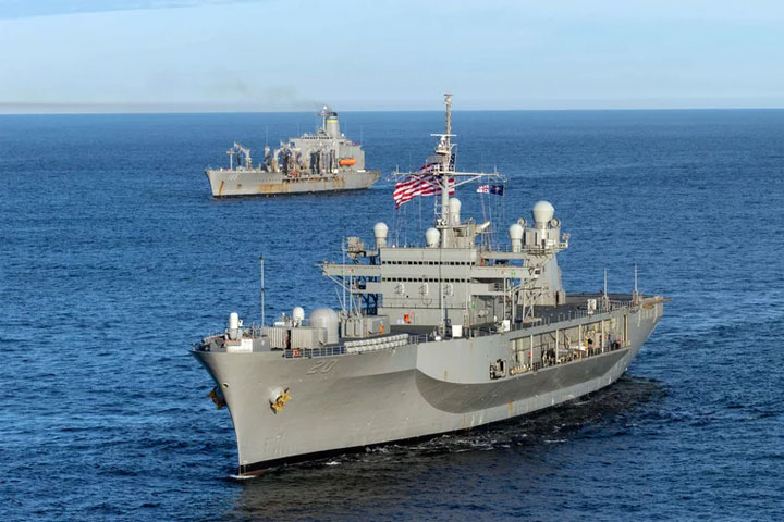 Корабли Запада под присмотром НАТО проплыли к Украине, несмотря на предупреждение Минобороны РФ