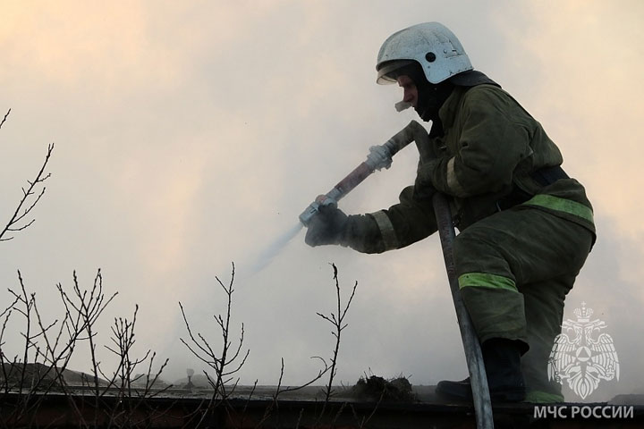 Шалость детей привела к пожару в Хакасии