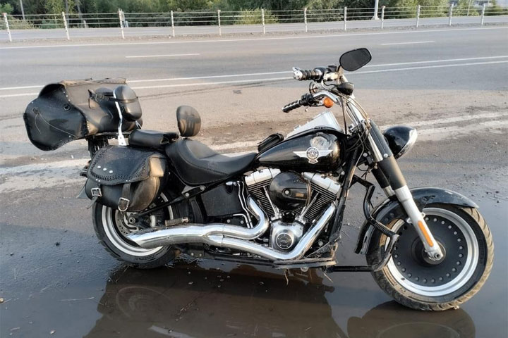 В Хакасии мотоциклист пострадал, столкнувшись с легковушкой
