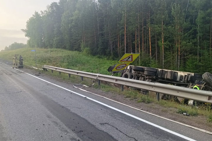 В ДТП с двумя грузовиками погиб один из водителей