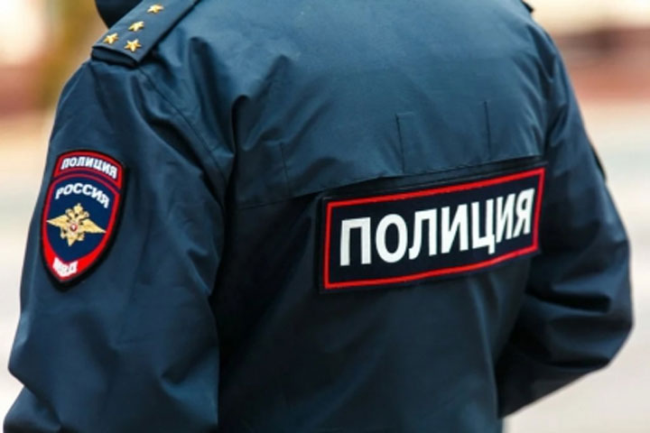 Провокация? - полицейские ночью нагрянули к пресс-секретарю главы Хакасии 