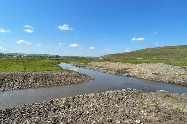 Жителей Хакасии защищают от большой воды