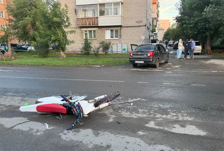 В столице Хакасии 17-летний мотоциклист госпитализирован после ДТП