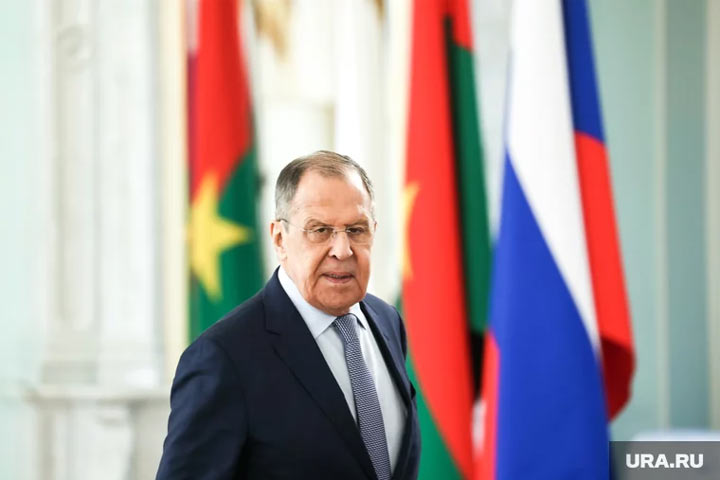 Лавров: Россия укрепляет страны ЕАЭС для борьбы с санкциями