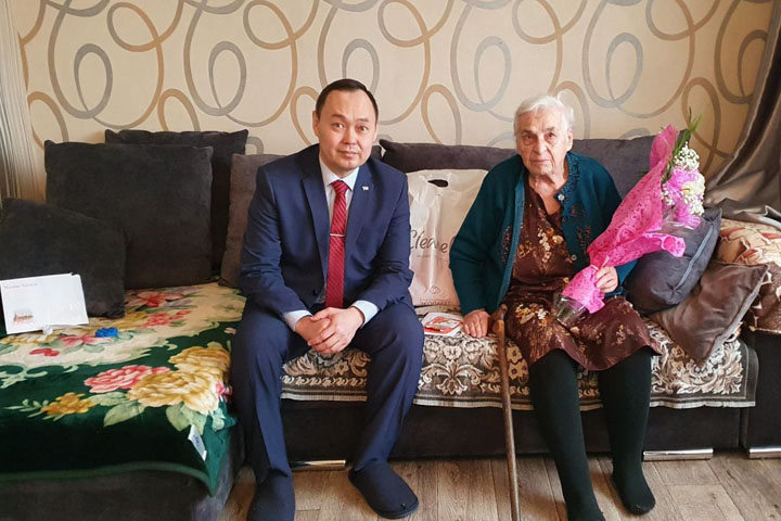 В Хакасии 8 Марта 90-летний юбилей отмечают пять тружениц тыла 