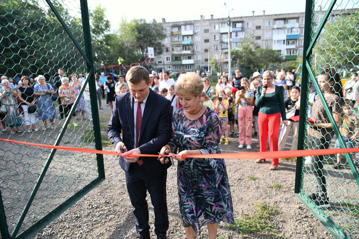 В Усть-Абакане появилось футбольное поле 