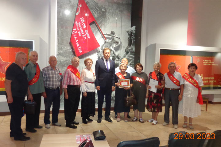 Депутат Госдумы встретился с «детьми войны» в Хакасии