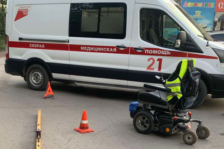 В Черногорске иномарка сбила пешехода в инвалидной коляске