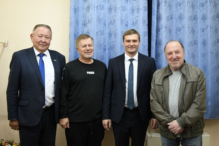 Глава Хакасии встретился с артистами Игорем Ливановым и Владимиром Стекловым