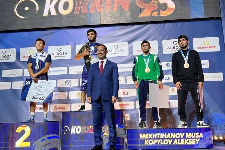 Артур Чебодаев – серебряный призер международного турнира по вольной борьбе