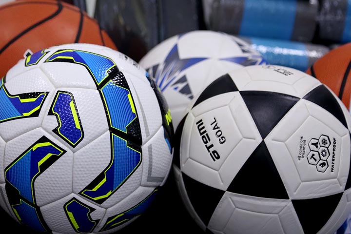 Республиканские спортучреждения Хакасии отправили комплекты мячей в ЛНР