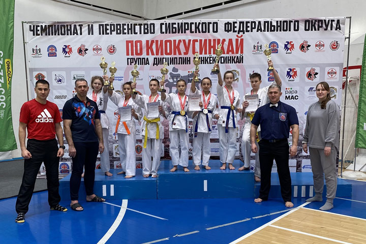 Спортсмены Хакасии выступили на чемпионате и первенстве Сибири по киокусинкай