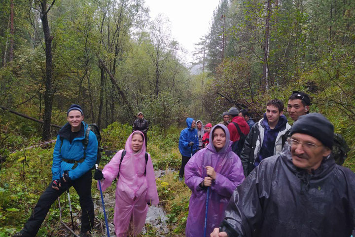 Для молодежи в Хакасии организовали туристский пеший маршрут