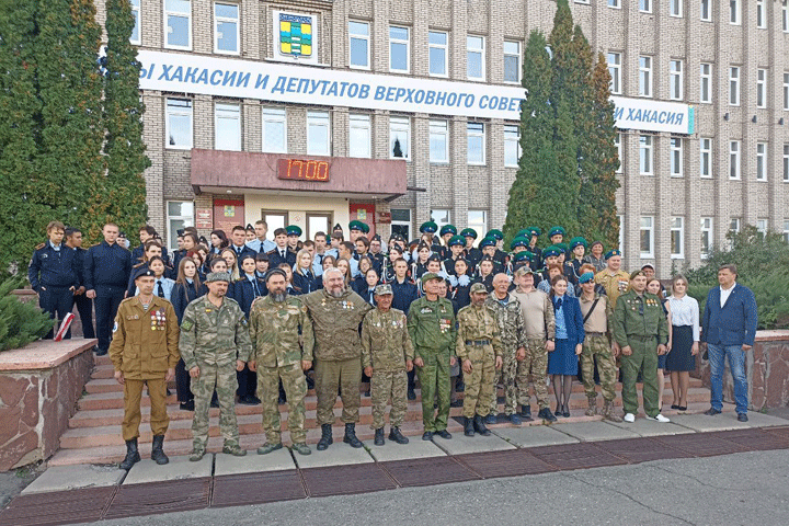 В Саяногорске прошла встреча с бойцами казачьего батальона «Сибирь»