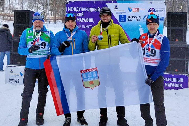 Олег Жданов из Хакасии взял серебро международного лыжного марафона