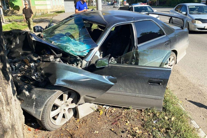 По Пушкина аварийный квест: отлетевшая после удара Toyota Caldina сбила пешехода