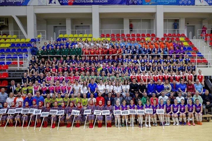 В Хакасии подведены итоги открытого турнира по волейболу