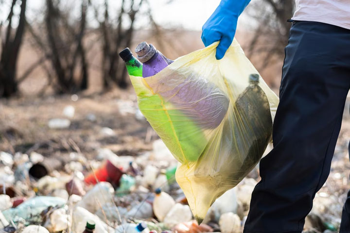 Почему за вывоз мусора жители Хакасии заплатили больше обычного
