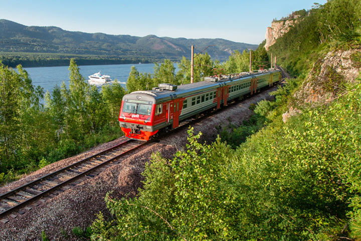  Пригородным поездам Абакан – Кошурниково - Абакан назначена дополнительная остановка
