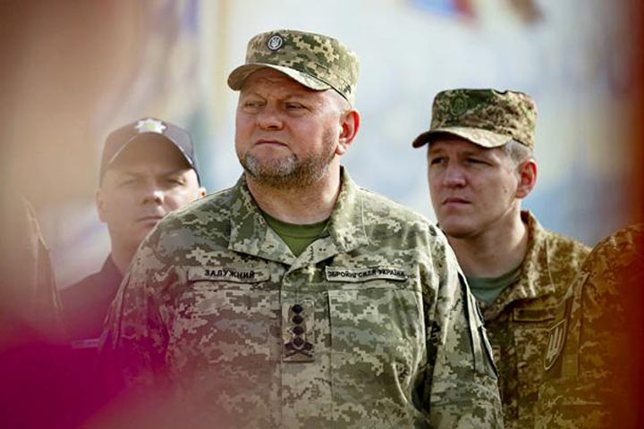 Генерал Залужный приблизился к «передку» и разглядел «фланговый замысел русских»