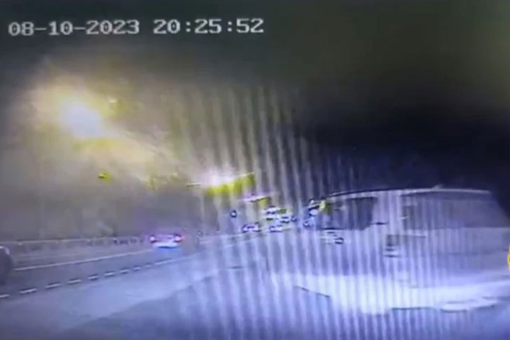Пьяный молодой человек угнал машину у работодателя и устроил гонки с полицией  