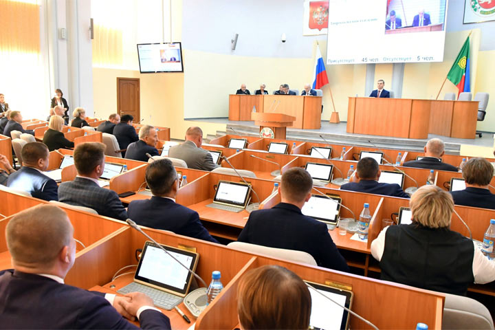 «Принят законопроект, разработанный правительством Хакасии по распоряжению президента» - Валентин Коновалов