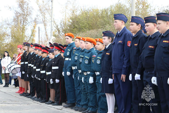 МЧС по Хакасии приняло кадетов в свои ряды 
