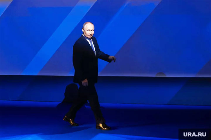 Путин впервые за год вылетел за рубеж