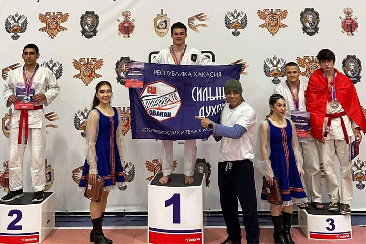 Спортсмены из Хакасии привезли награды с турнира по рукопашному бою