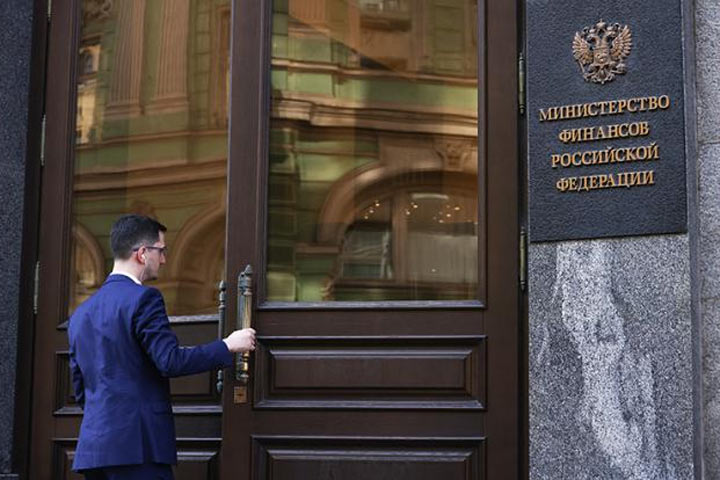 Мутные схемы: Минфин гонит деньги «на экспорт», наращивая российский госдолг