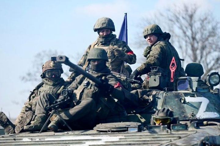 «Русские танки повернули на Львов, Москва закроет западную границу»
