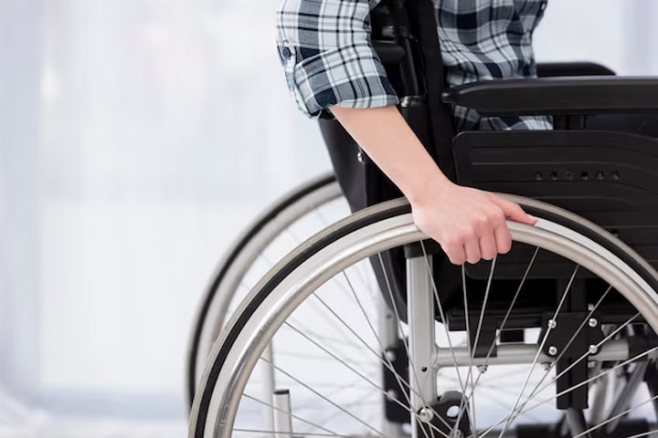 Жители Хакасии с инвалидностью обеспечены техническими средствами реабилитации 