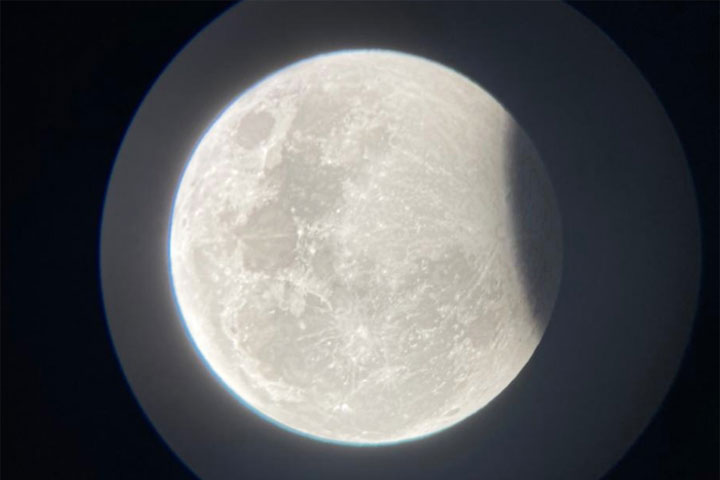 Иркутский планетарий провел трансляцию частного затмения Луны