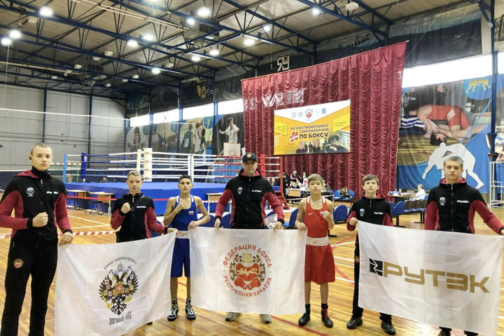 Боксеры из Хакасии поднялись на пьедестал межрегиональных соревнований