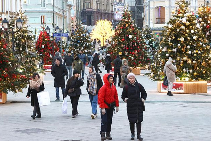 Стало известно, сколько россияне будут отдыхать в новогодние выходные