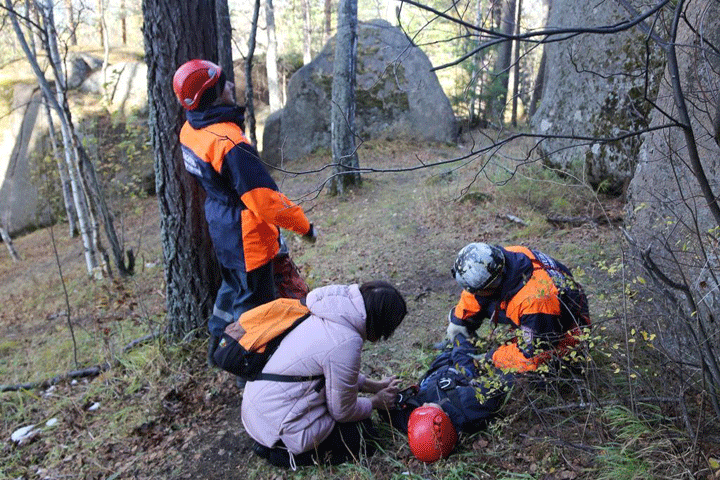 После падения женщины туристов призвали не покорять Красноярские столбы