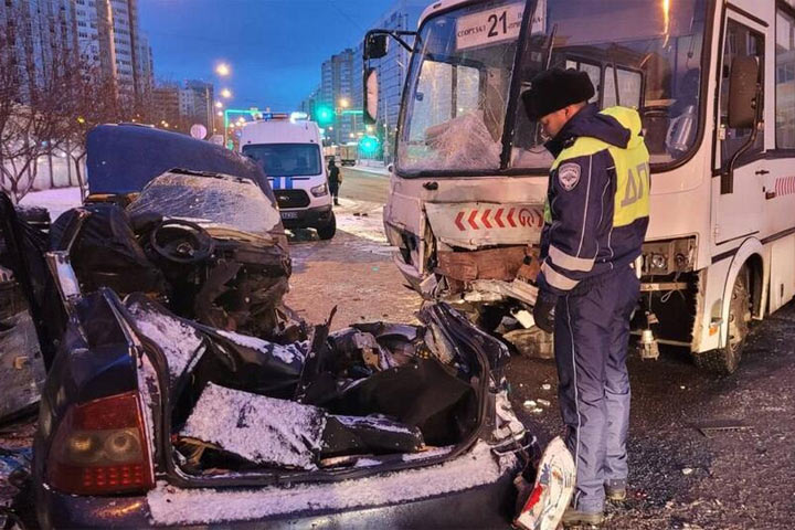 Три человека погибли в ДТП с авто на «лысой» резине в Красноярске