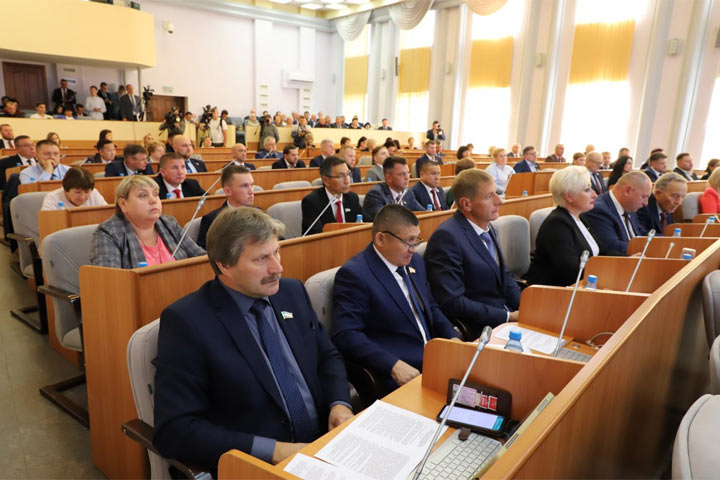 У спикера парламента Хакасии будет пять заместителей