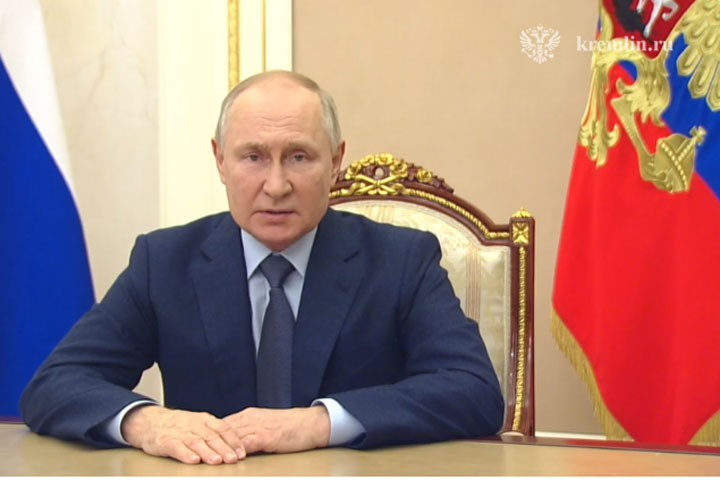 Путин заявил о попытках ряда стран расшатать легитимную власть в СНГ
