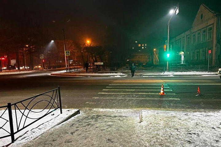 В Абакане по Жукова женщина на Hyundai сбила школьника на переходе